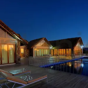  Lodge Mezena &